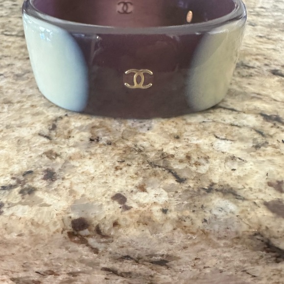 🌟🌟Authentic Chanel Bangle Plum CC Logo🌟🌟 - Picture 6 of 7